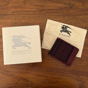 NIB Burberry classic check men’s bifold wallet red burgundy